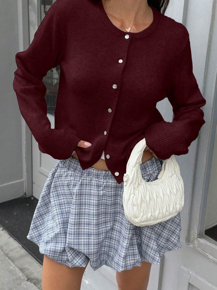 Damen Strickjacke Y2K Stil – Lässiger Rundhals Cardigan mit Knopfleiste für Alltag & Büro