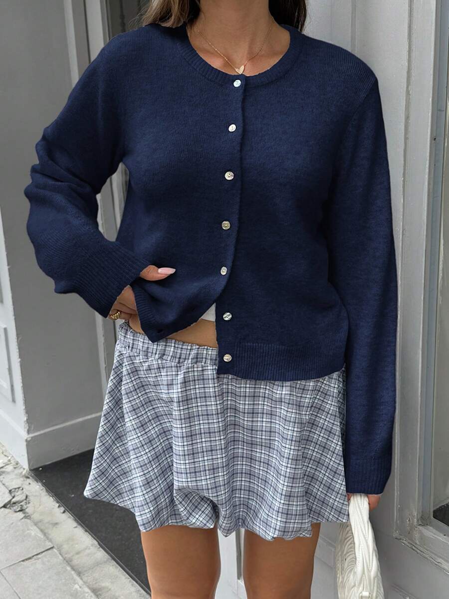 Damen Strickjacke Y2K Stil – Lässiger Rundhals Cardigan mit Knopfleiste für Alltag & Büro