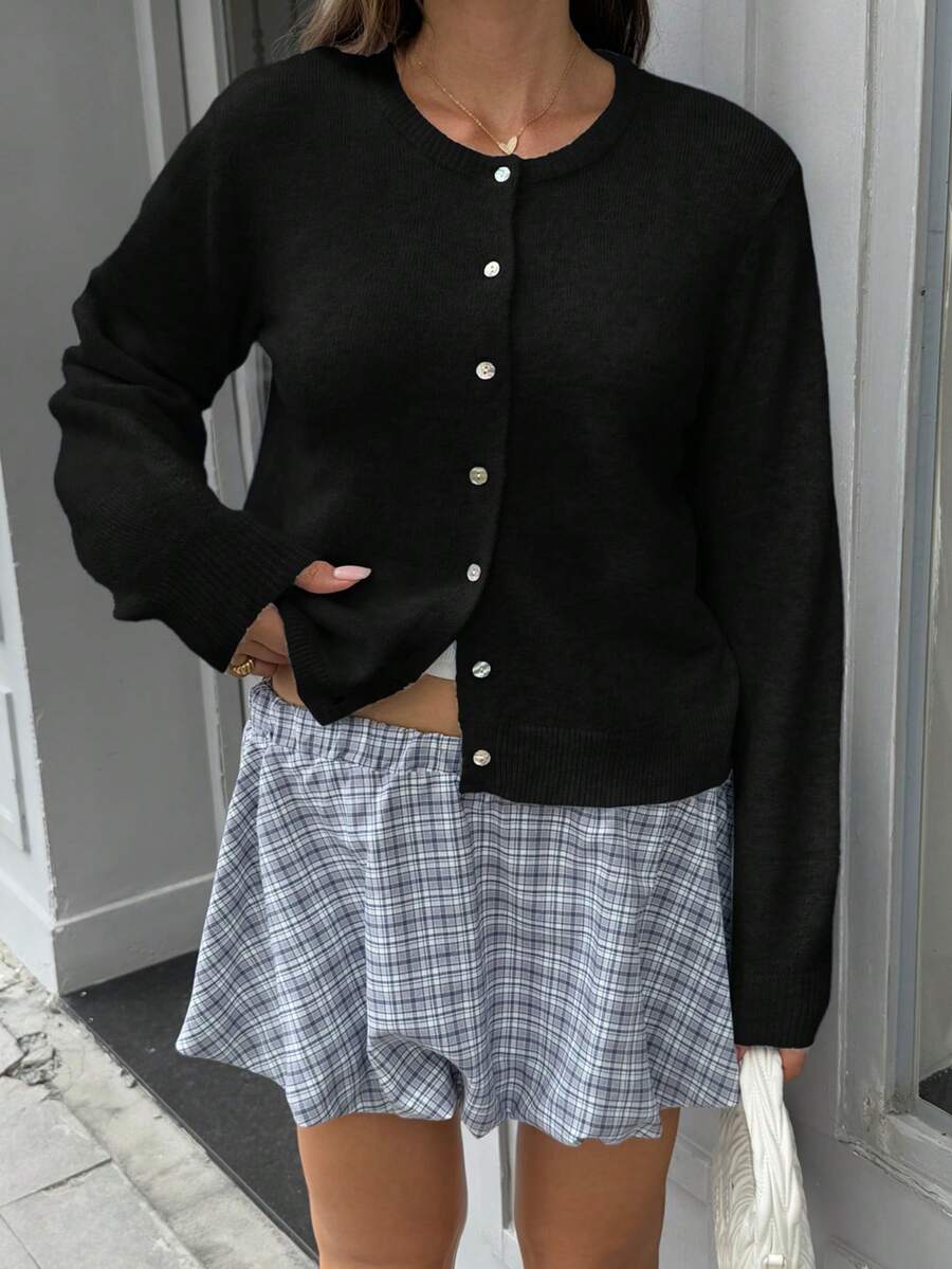 Damen Strickjacke Y2K Stil – Lässiger Rundhals Cardigan mit Knopfleiste für Alltag & Büro