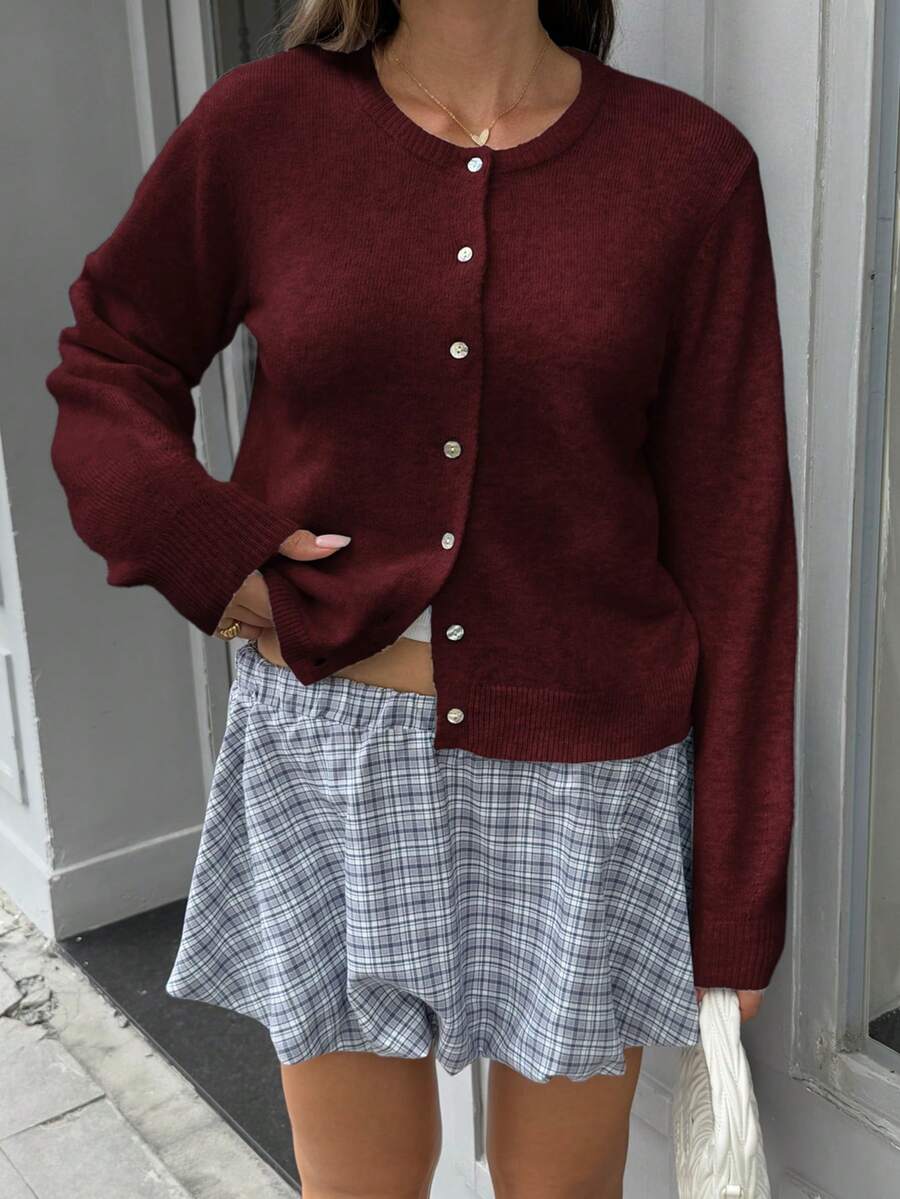Damen Strickjacke Y2K Stil – Lässiger Rundhals Cardigan mit Knopfleiste für Alltag & Büro