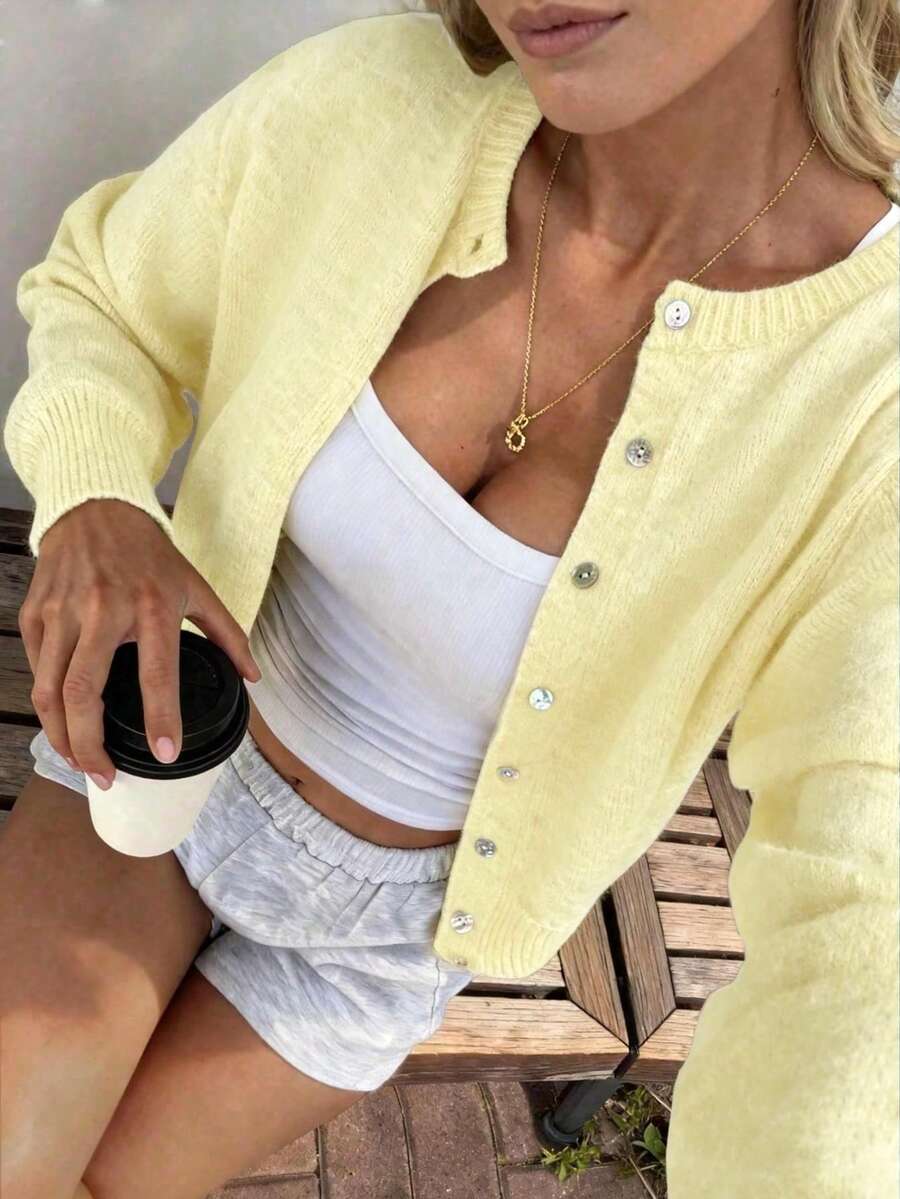Damen Strickjacke Y2K Stil – Lässiger Rundhals Cardigan mit Knopfleiste für Alltag & Büro
