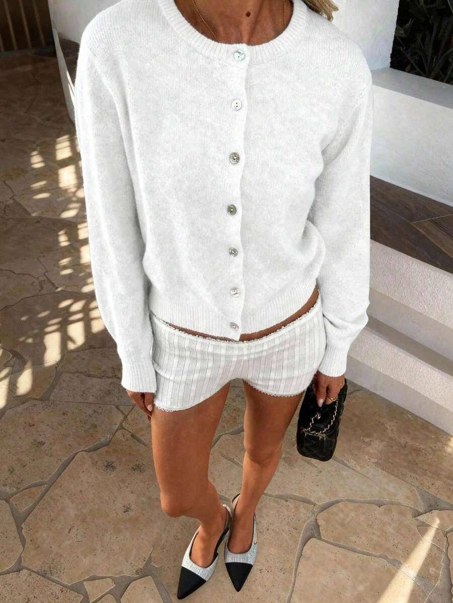 Damen Strickjacke Y2K Stil – Lässiger Rundhals Cardigan mit Knopfleiste für Alltag & Büro