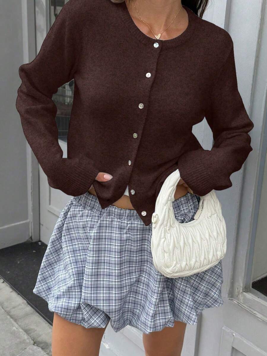 Damen Strickjacke Y2K Stil – Lässiger Rundhals Cardigan mit Knopfleiste für Alltag & Büro